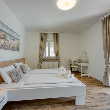 Guest house Ivana In Karpijan