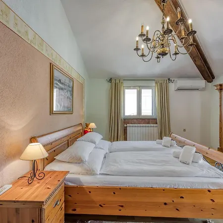 Guest house Ivana In Karpijan Kmeti